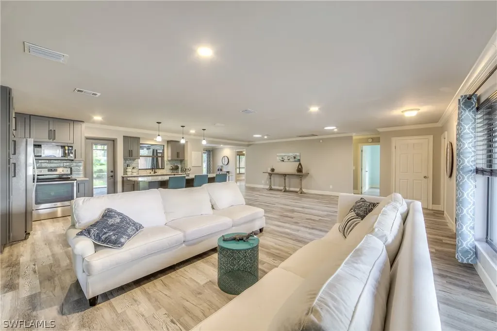 2470 King Arthurs Court Fort Myers FL 33912