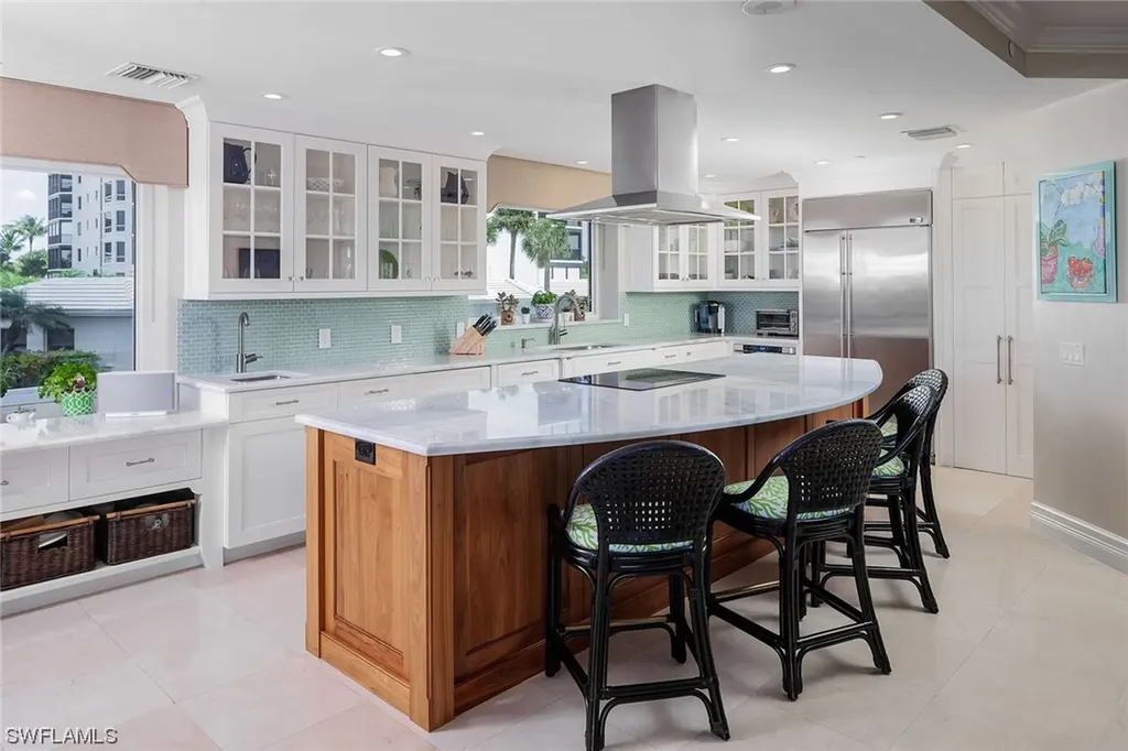 8231 Bay Colony Drive Naples FL 34108