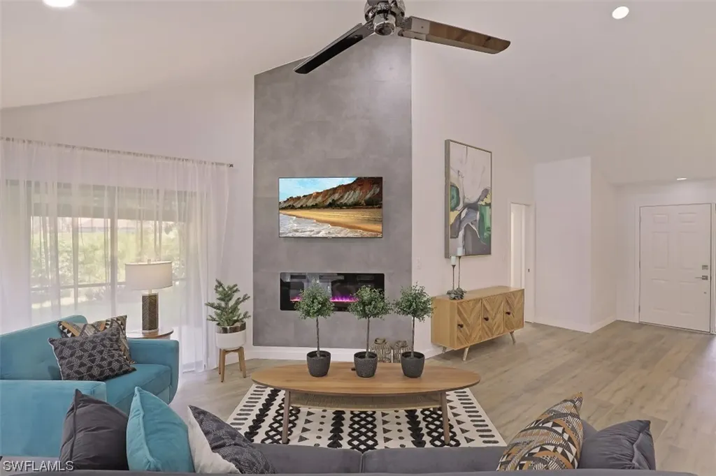 772 Reef Point Circle Naples FL 34108