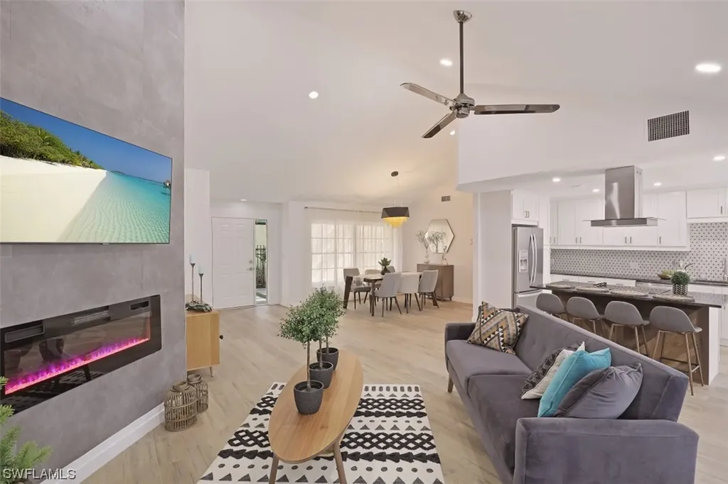 772 Reef Point Circle Naples FL 34108