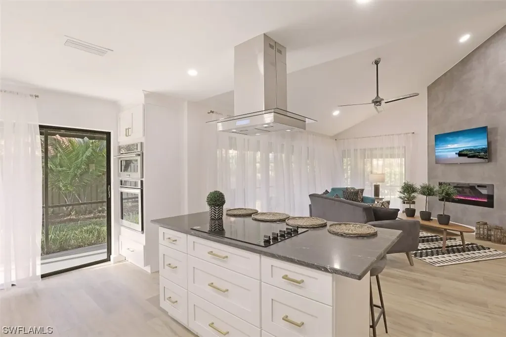 772 Reef Point Circle Naples FL 34108