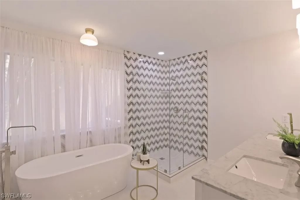 772 Reef Point Circle Naples FL 34108
