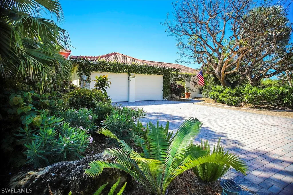 3385 Twin Lakes Lane Sanibel FL 33957