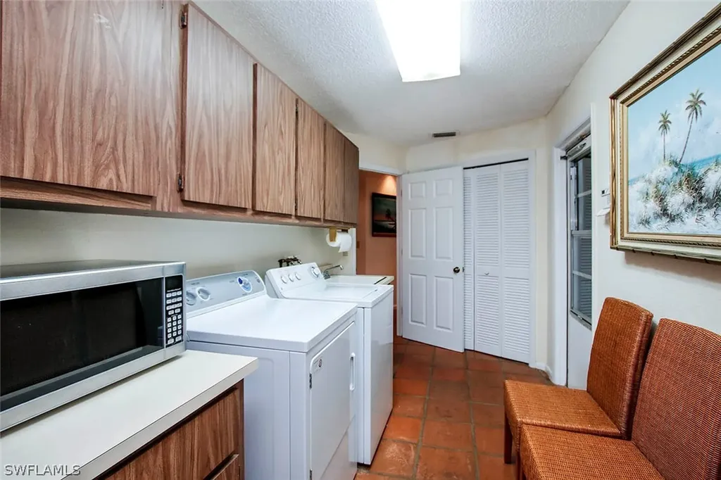 3385 Twin Lakes Lane Sanibel FL 33957
