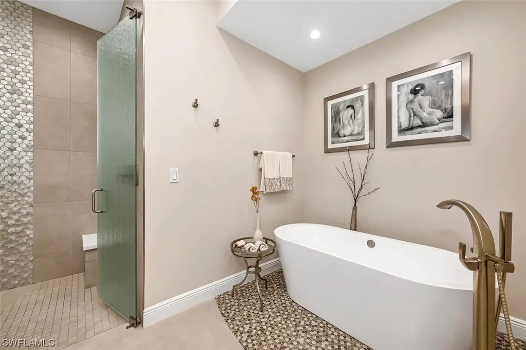 401 Mallory Court Naples FL 34110