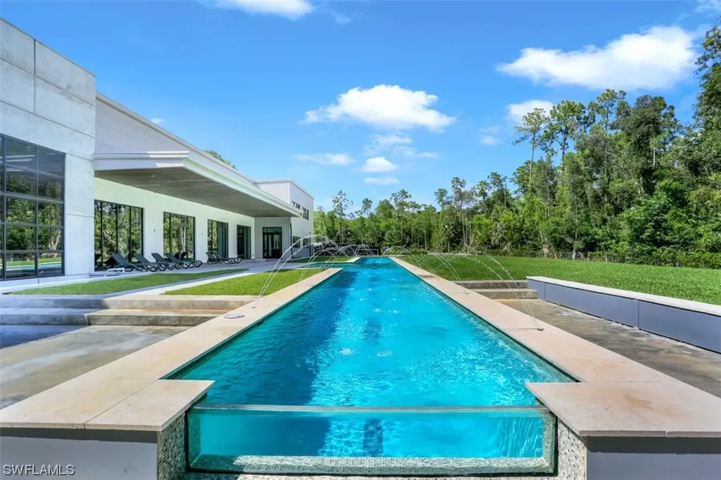 4441 5th Avenue NW Naples FL 34119