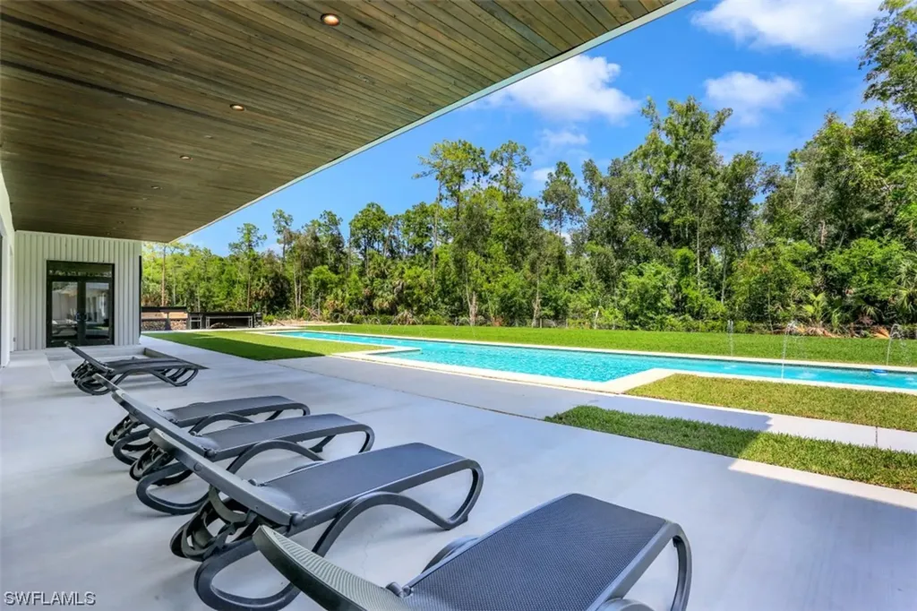 4441 5th Avenue NW Naples FL 34119