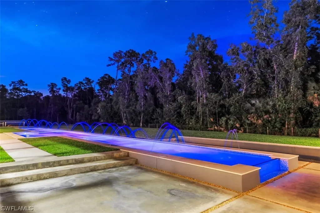 4441 5th Avenue NW Naples FL 34119