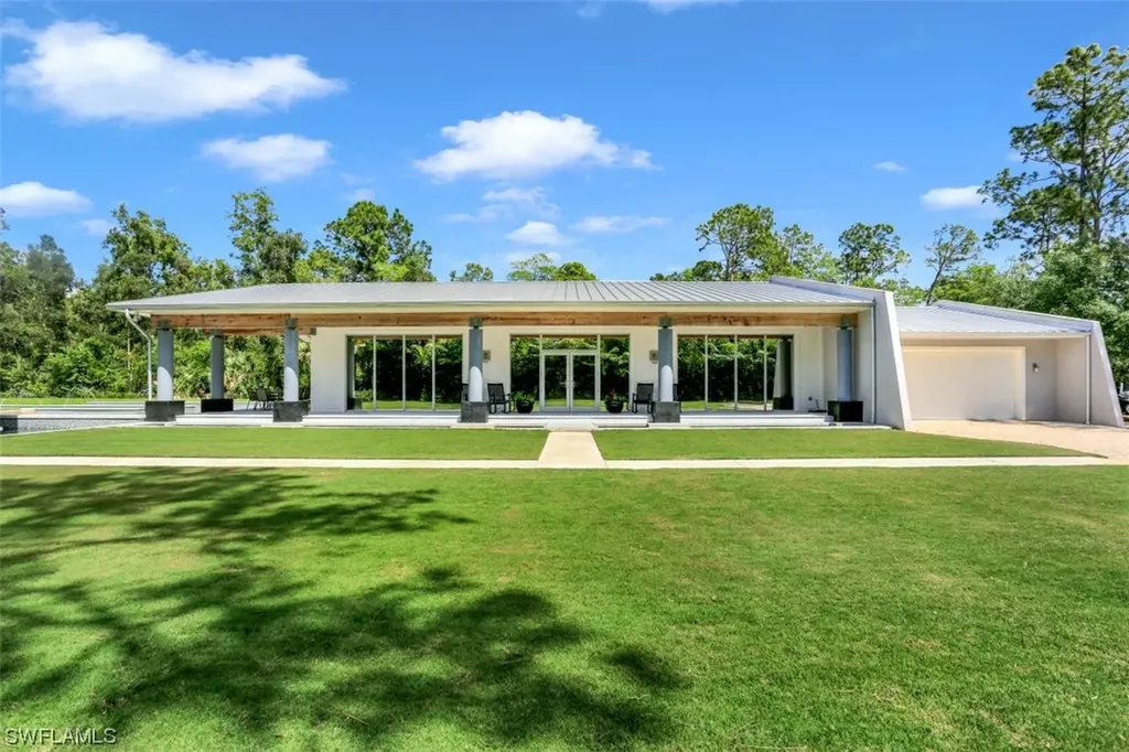 4441 5th Avenue NW Naples FL 34119