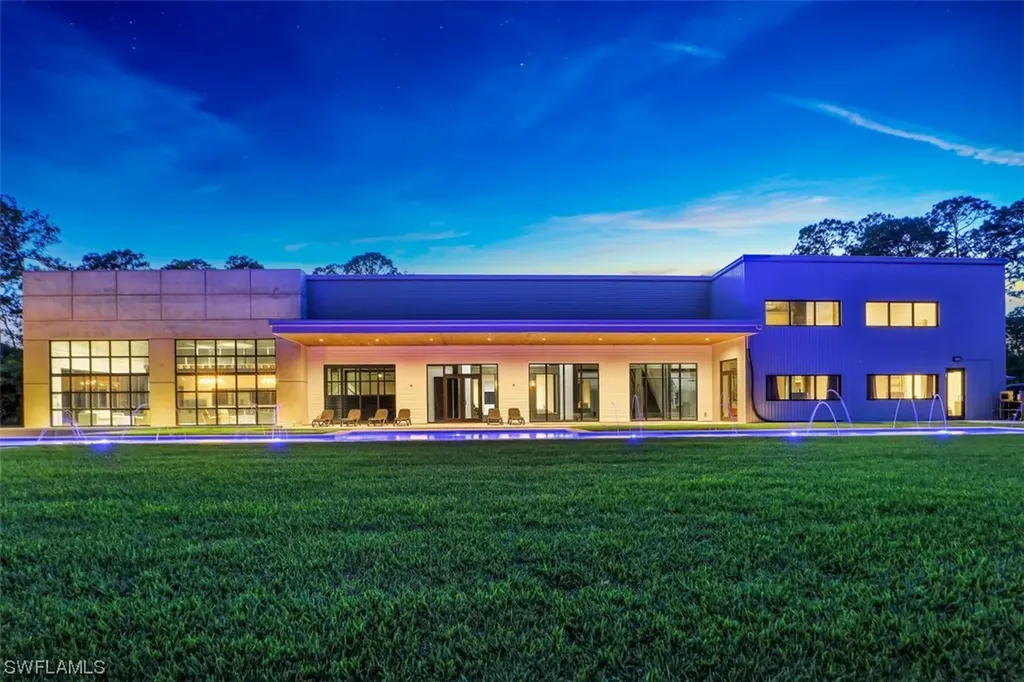 4441 5th Avenue NW Naples FL 34119
