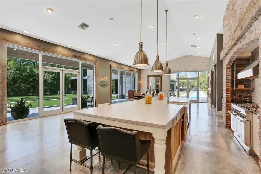 4441 5th Avenue NW Naples FL 34119