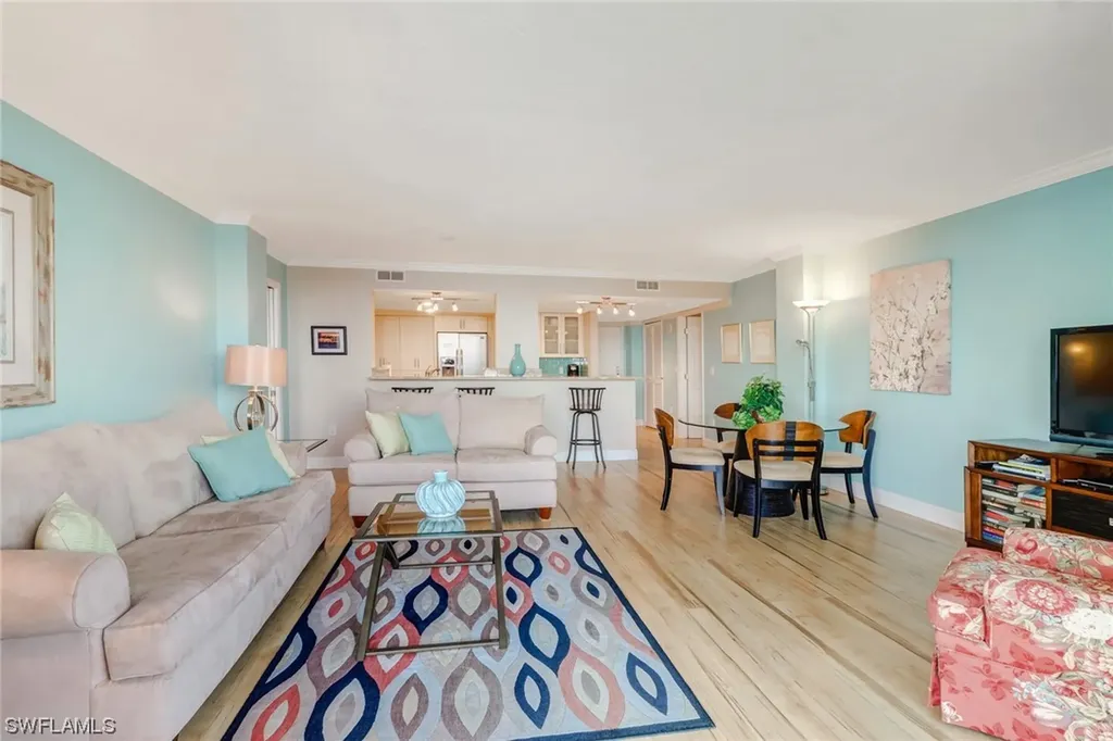 11030 Gulf Shore Drive Naples FL 34108