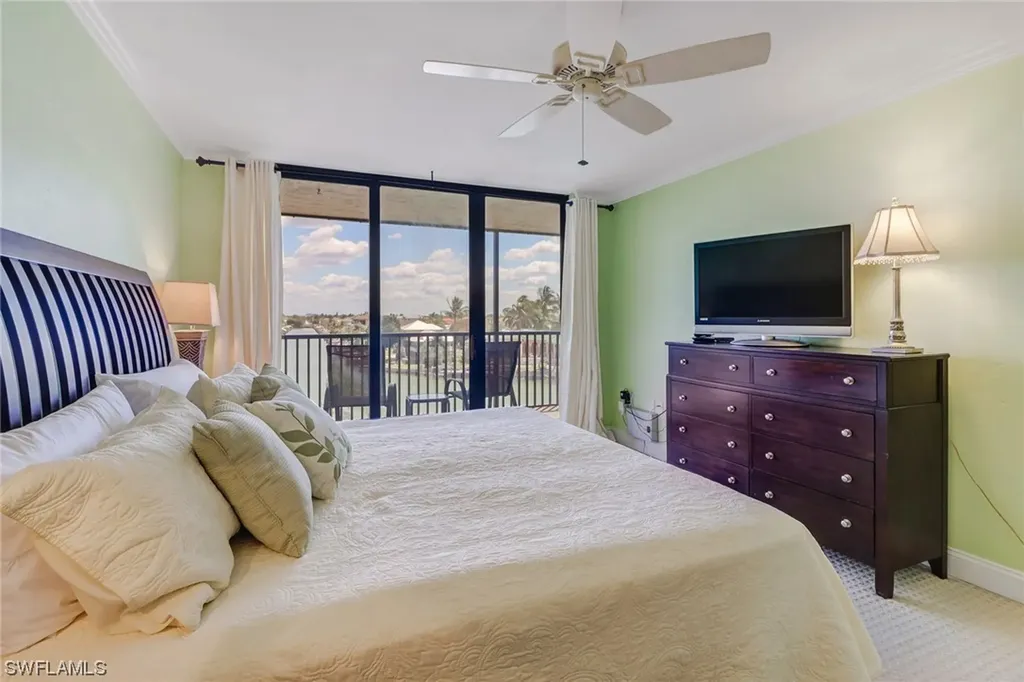 11030 Gulf Shore Drive Naples FL 34108