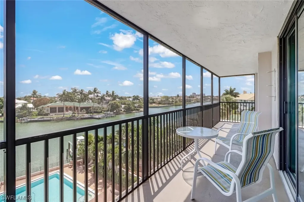 11030 Gulf Shore Drive Naples FL 34108