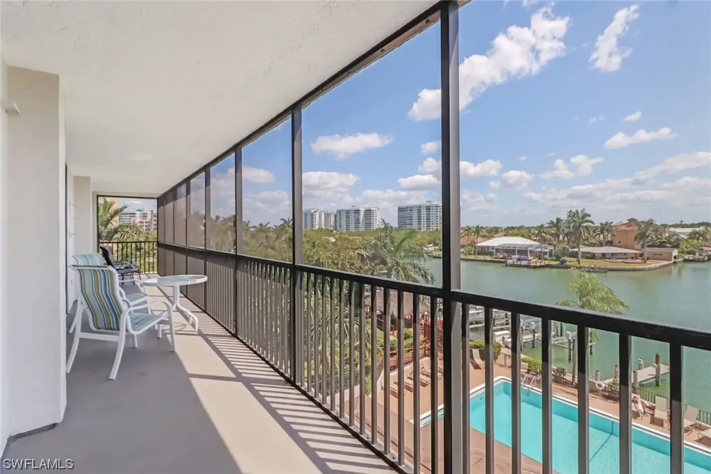 11030 Gulf Shore Drive Naples FL 34108