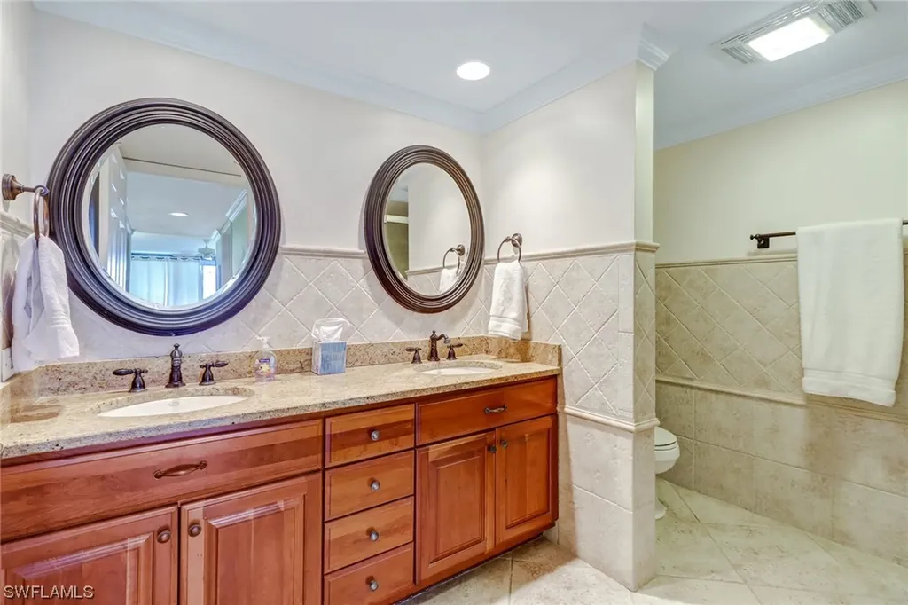 11030 Gulf Shore Drive Naples FL 34108