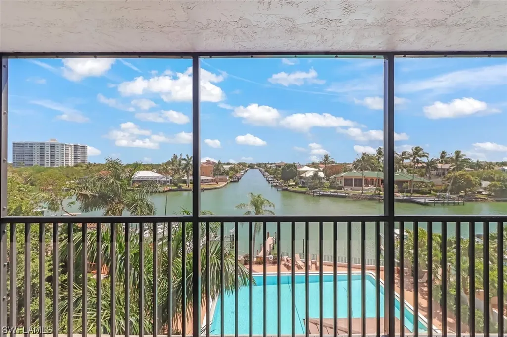 11030 Gulf Shore Drive Naples FL 34108