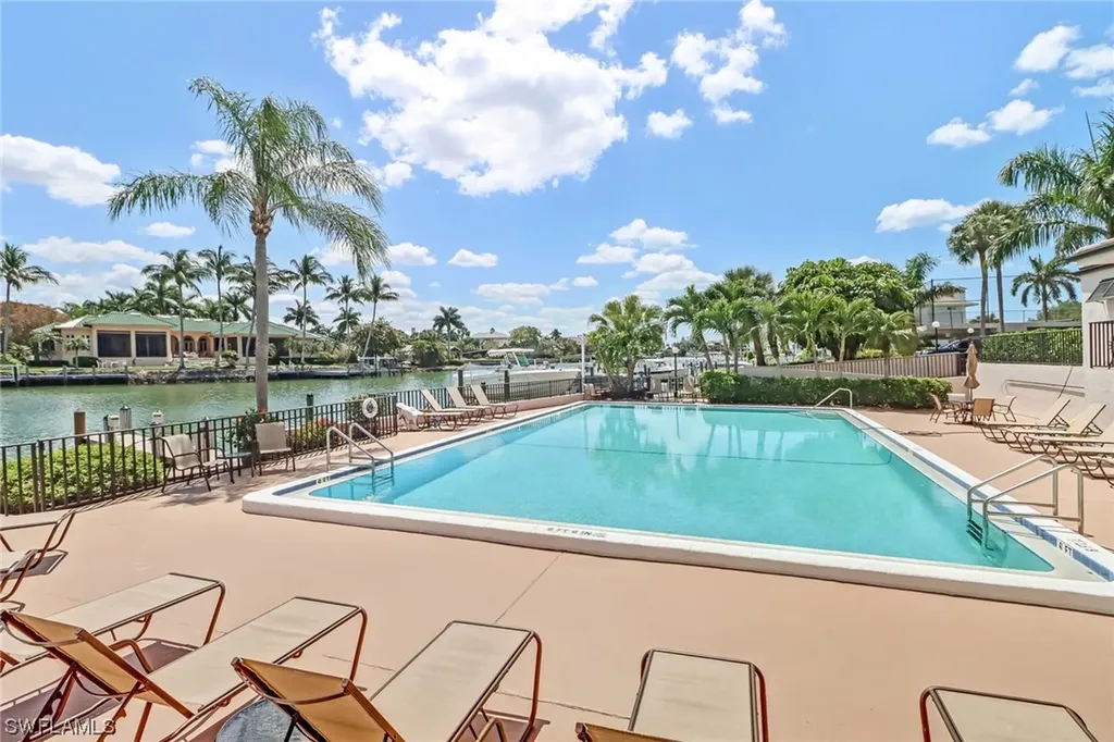 11030 Gulf Shore Drive Naples FL 34108