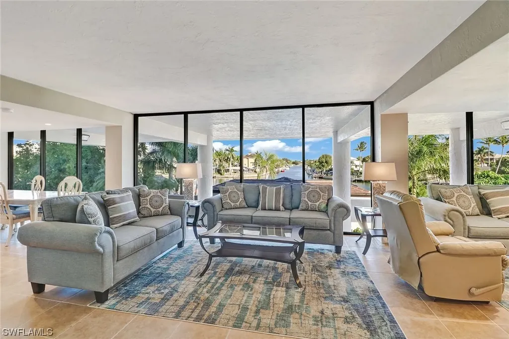 11030 Gulf Shore Drive Naples FL 34108