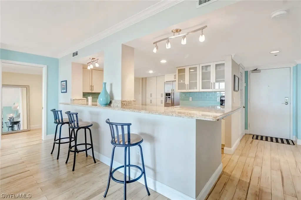 11030 Gulf Shore Drive Naples FL 34108