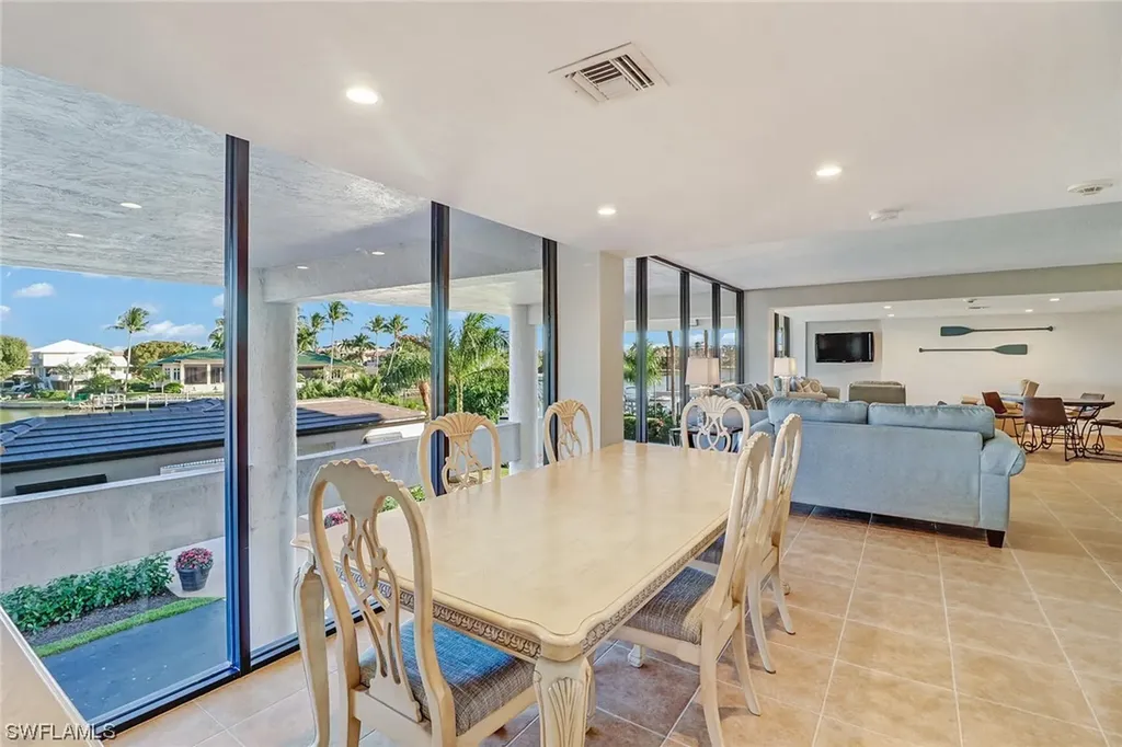11030 Gulf Shore Drive Naples FL 34108
