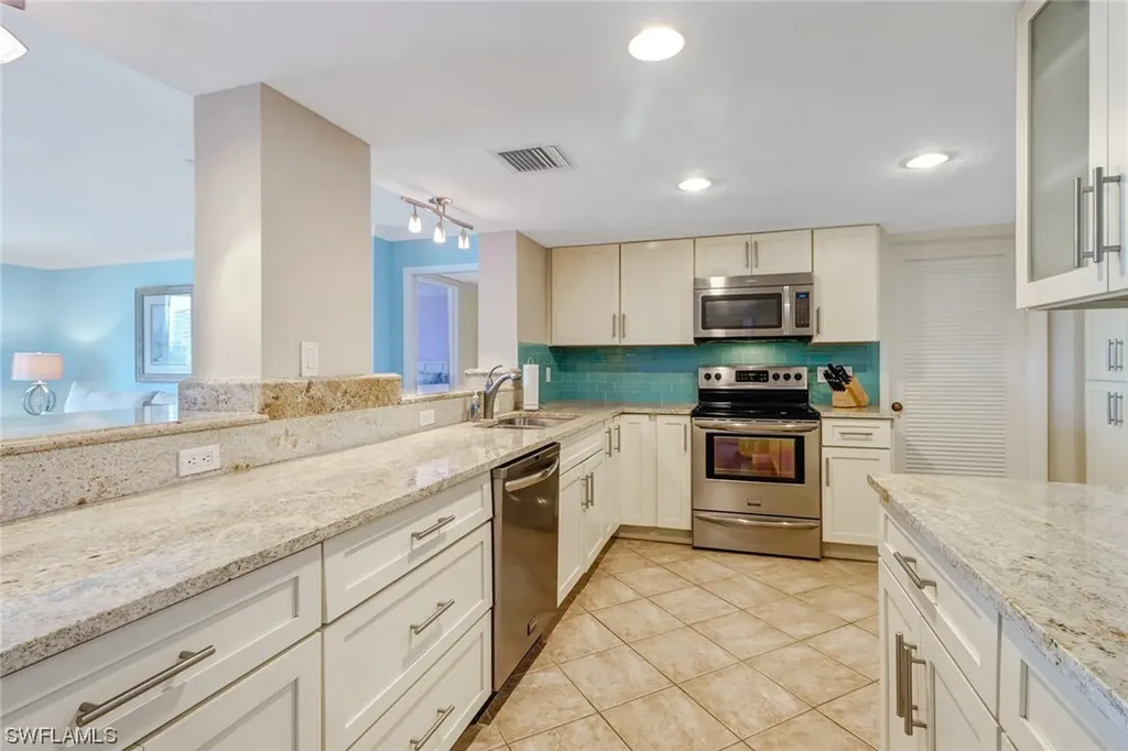 11030 Gulf Shore Drive Naples FL 34108