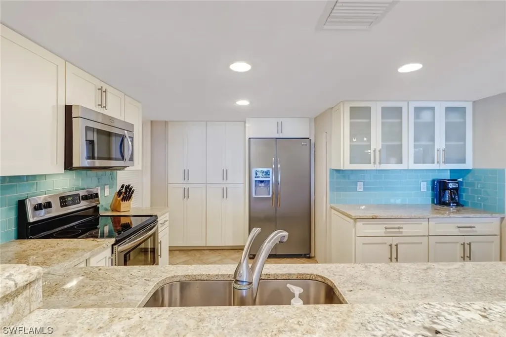 11030 Gulf Shore Drive Naples FL 34108