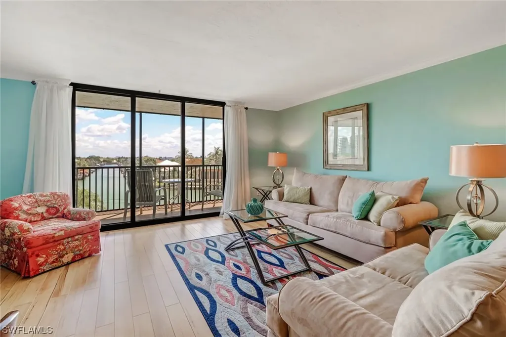 11030 Gulf Shore Drive Naples FL 34108