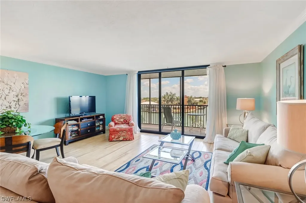 11030 Gulf Shore Drive Naples FL 34108