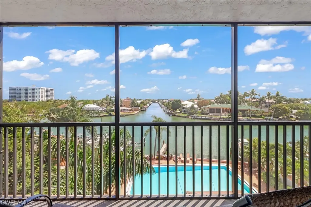 11030 Gulf Shore Drive Naples FL 34108