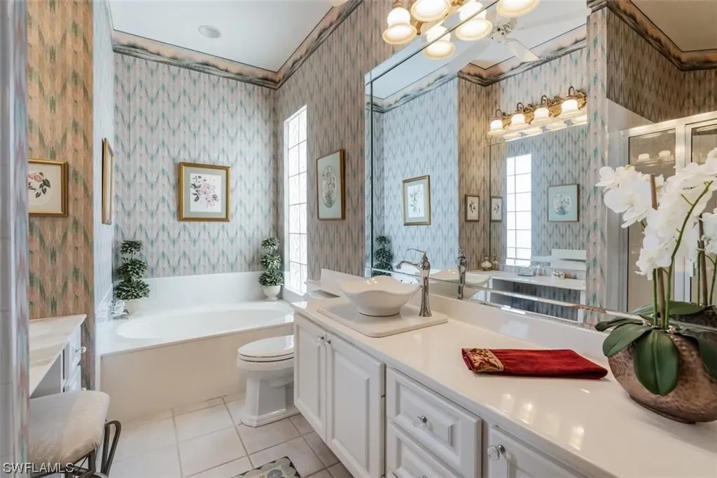 3952 Isla Ciudad Court Naples FL 34109