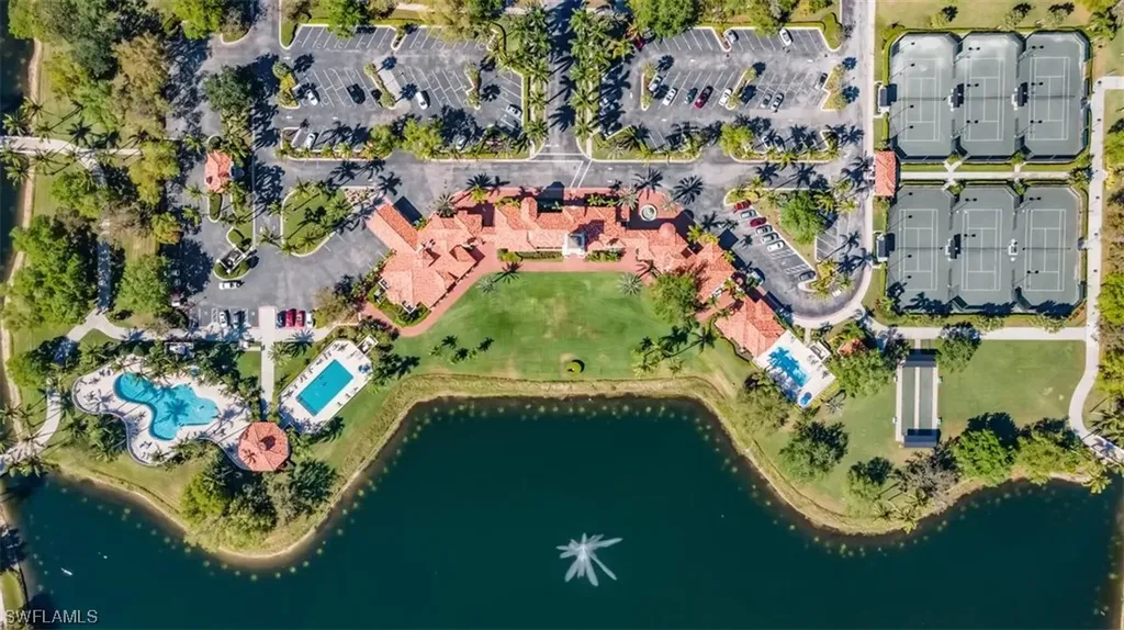 3952 Isla Ciudad Court Naples FL 34109