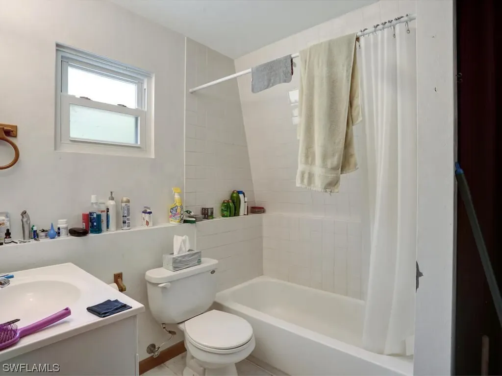 645 10th Avenue NE Naples FL 34120