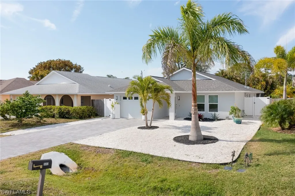 577 102nd Avenue N Naples FL 34108