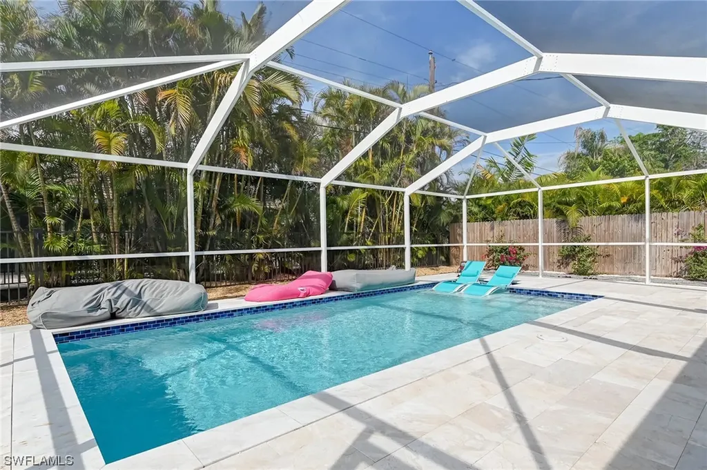 577 102nd Avenue N Naples FL 34108