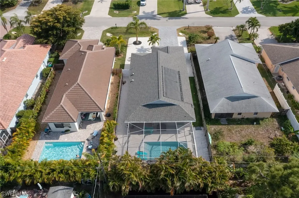 577 102nd Avenue N Naples FL 34108