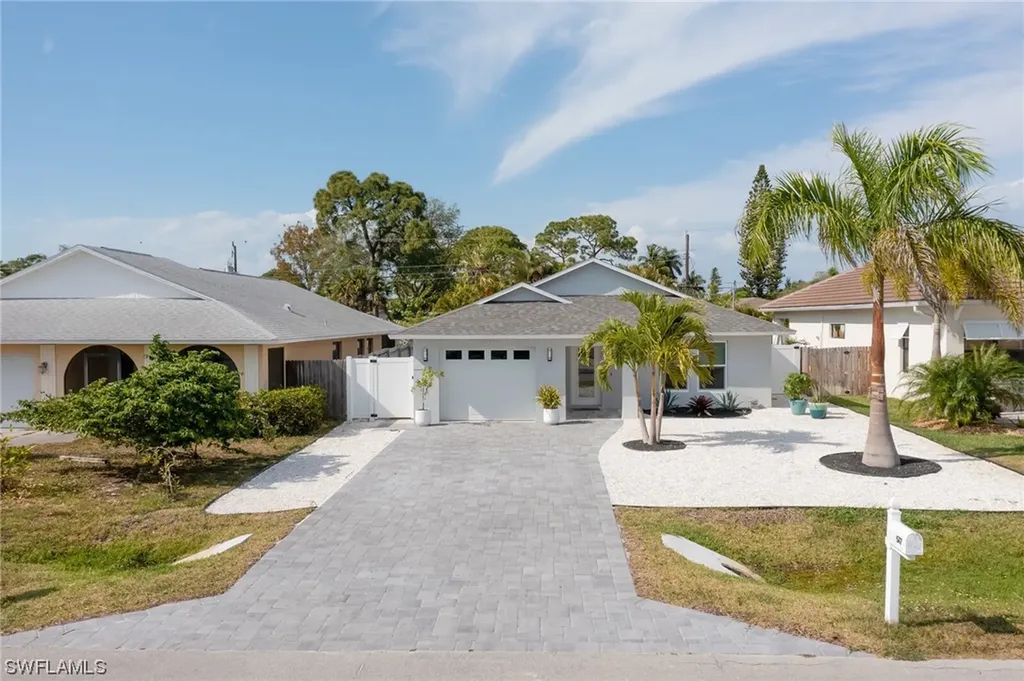 577 102nd Avenue N Naples FL 34108