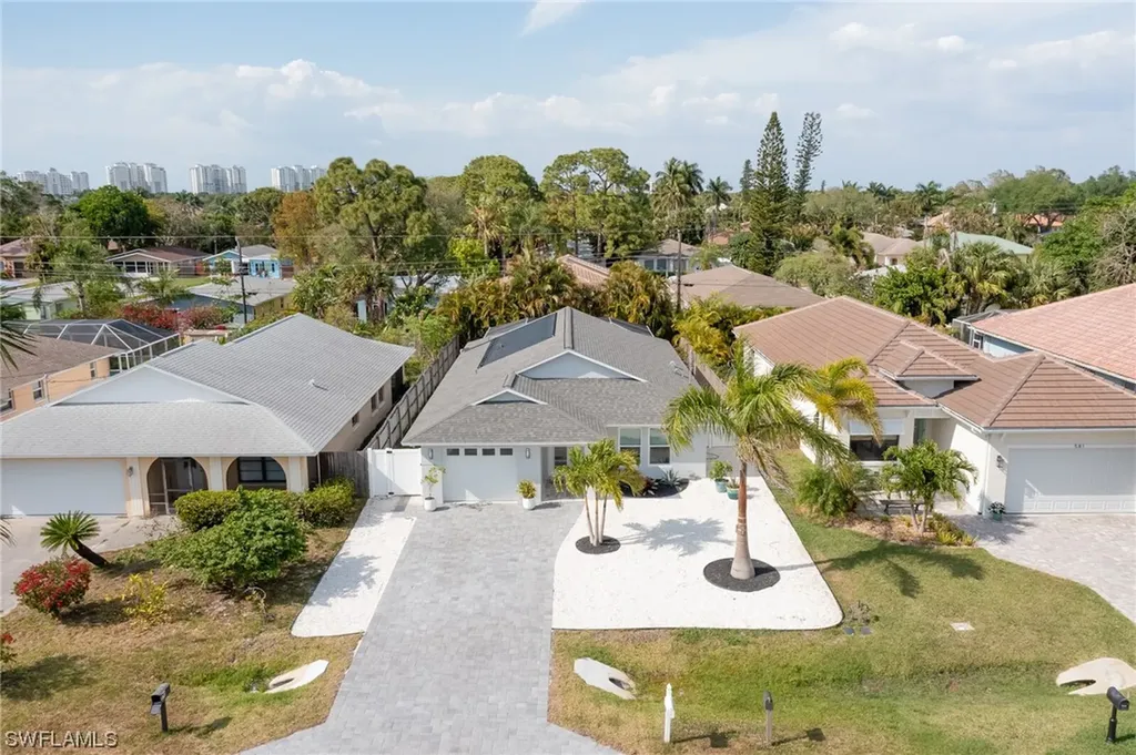577 102nd Avenue N Naples FL 34108
