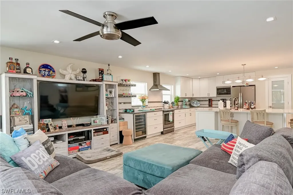 577 102nd Avenue N Naples FL 34108