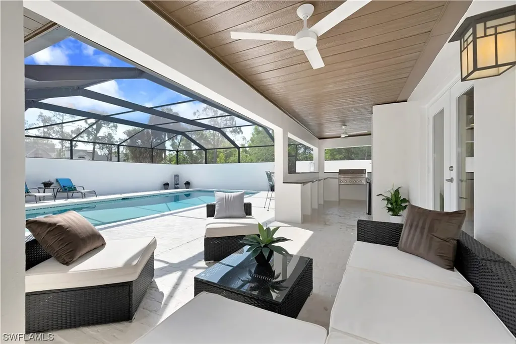 2500 County Barn Road Naples FL 34112