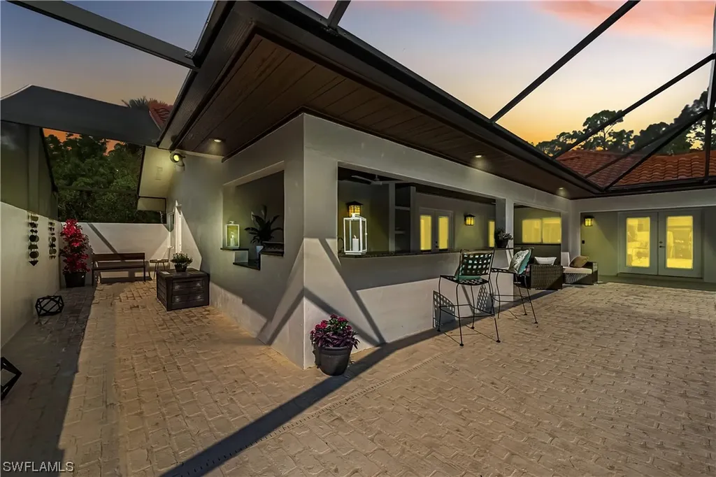 2500 County Barn Road Naples FL 34112