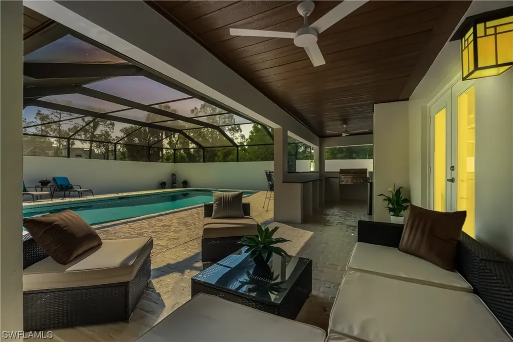 2500 County Barn Road Naples FL 34112
