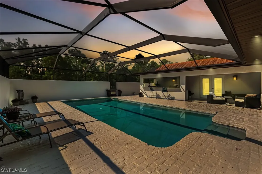 2500 County Barn Road Naples FL 34112