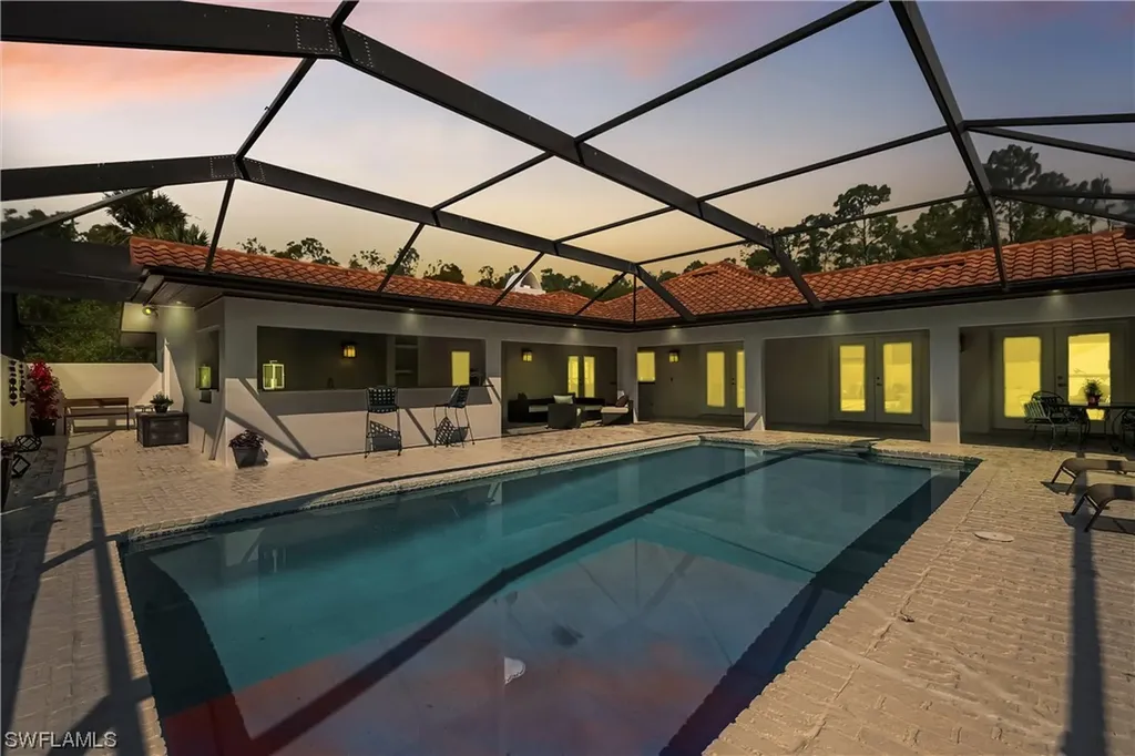 2500 County Barn Road Naples FL 34112