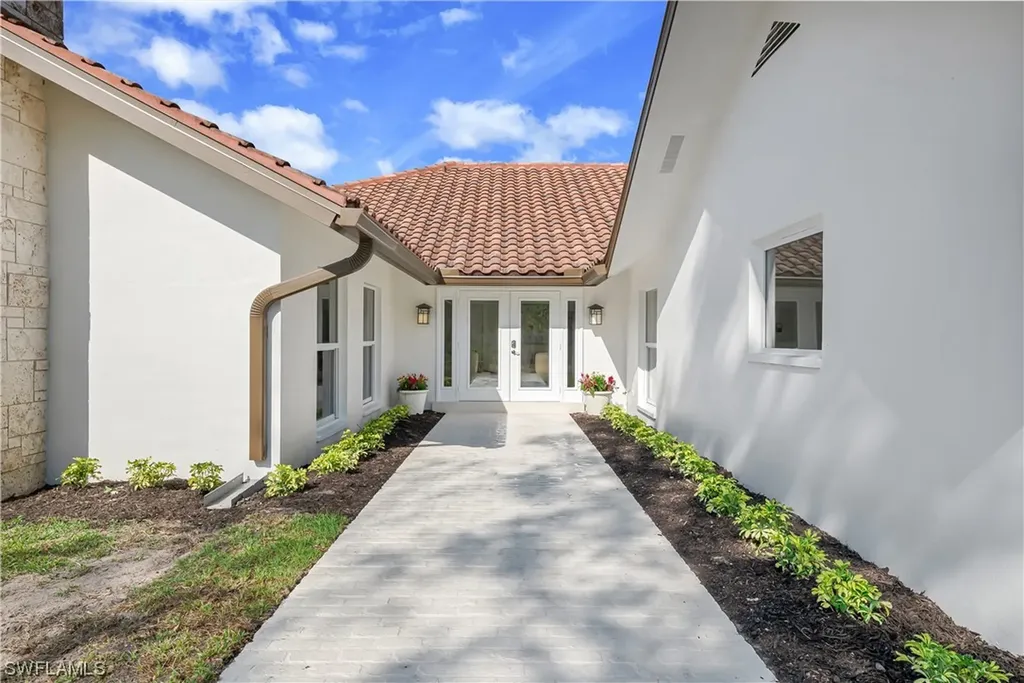 2500 County Barn Road Naples FL 34112