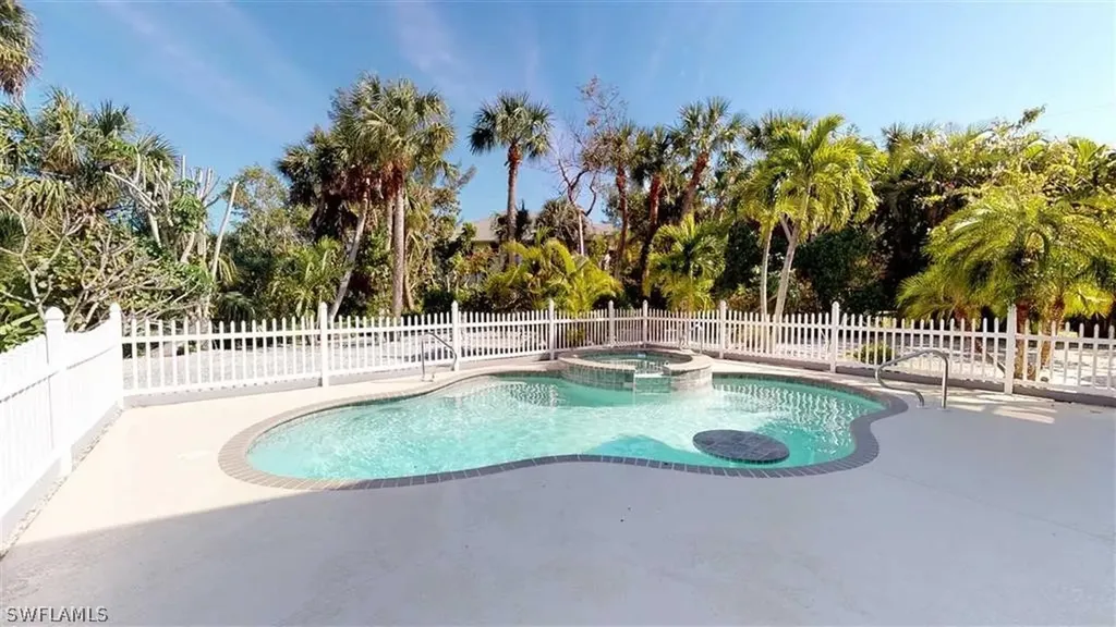 5186 Sea Bell Road Sanibel FL 33957