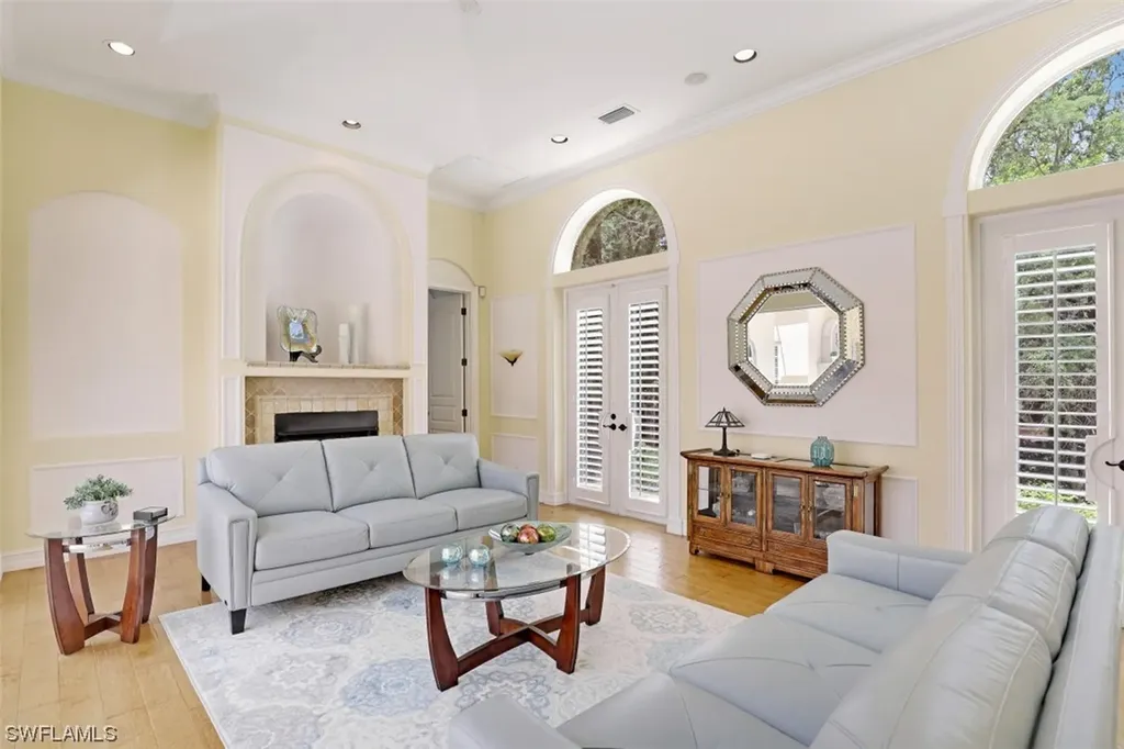 4256 Silver Fox Drive Naples FL 34119