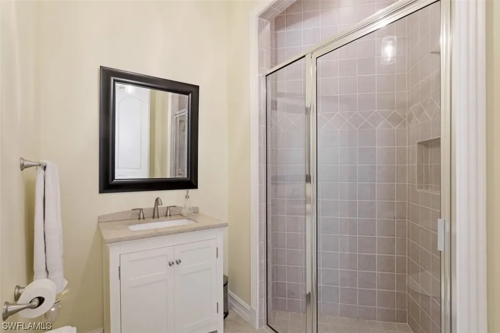 4256 Silver Fox Drive Naples FL 34119