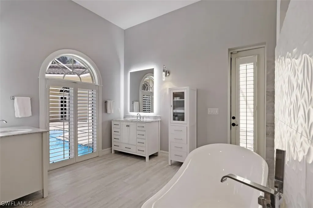 4256 Silver Fox Drive Naples FL 34119