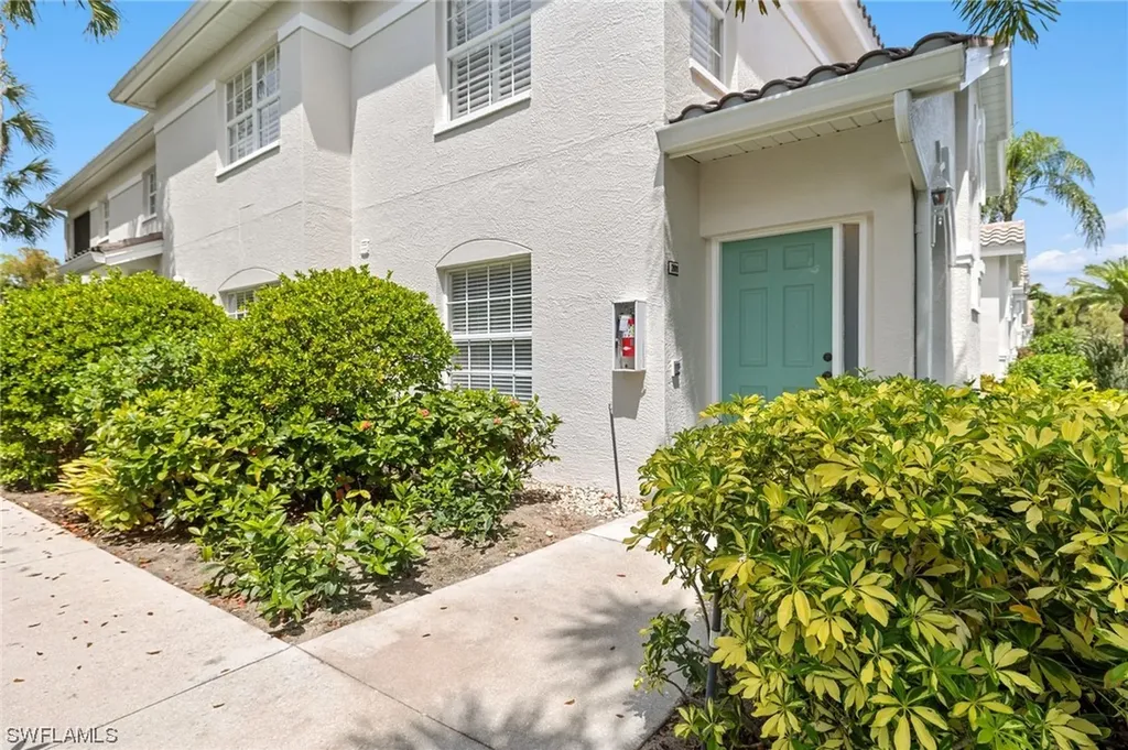 6805 Satinleaf Road S Naples FL 34109